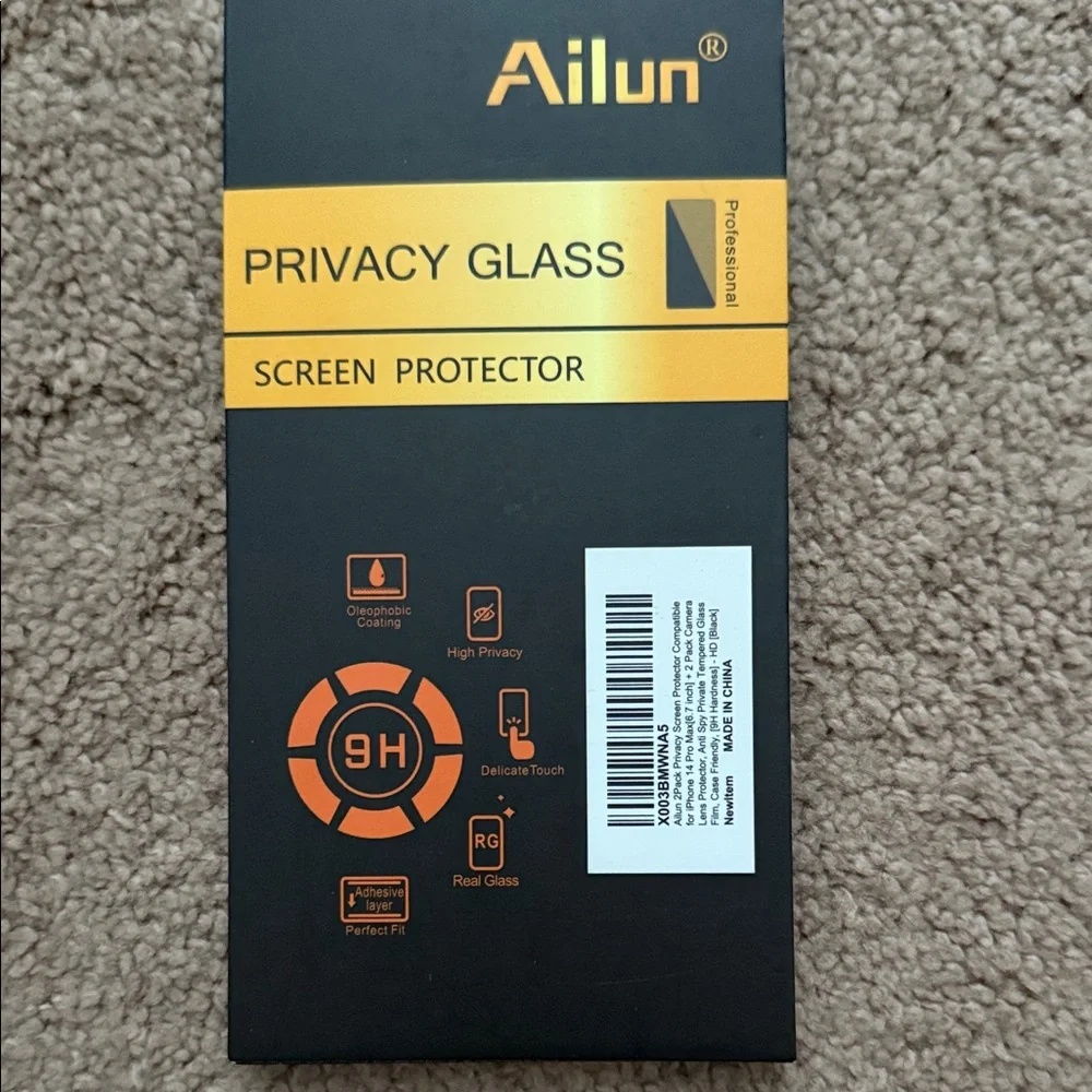 iPhone 14 Pro Max - Ailun Black and Gold Privacy Glass Protector